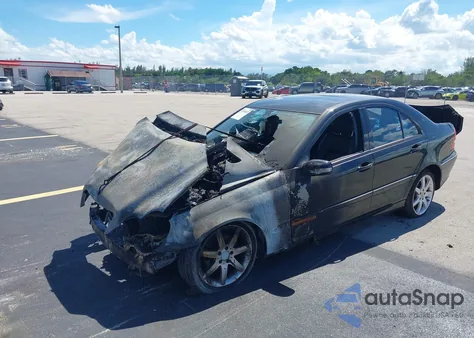 2004 Mercedes-Benz C 230 Kompressor Sport/Sport из США, поврежденный, VIN WDBRF40J74A550493